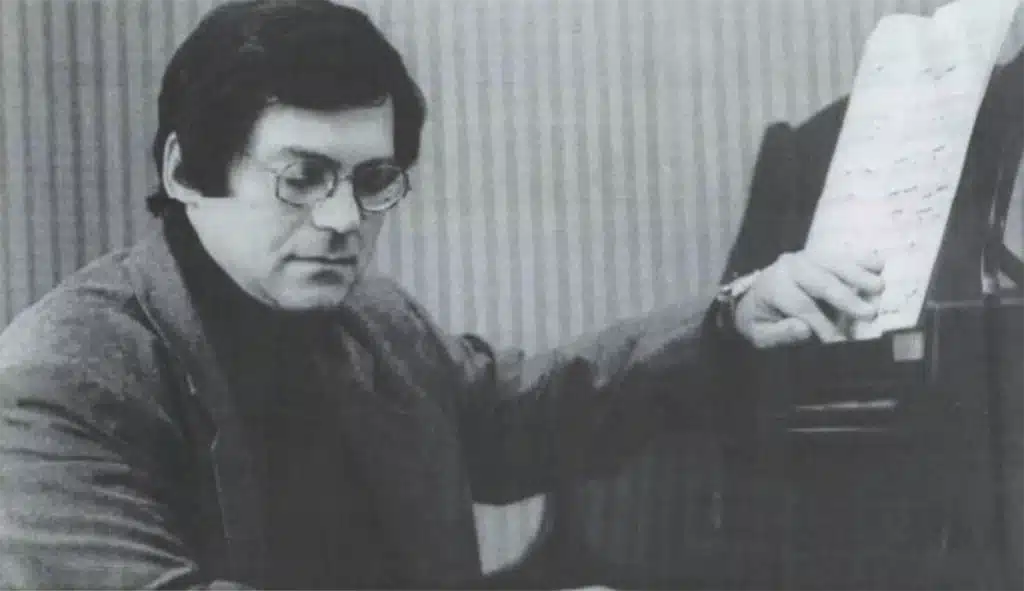 Avi Schönfeld at the piano