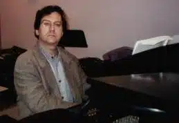 Avi Schönfeld pianist and composer
